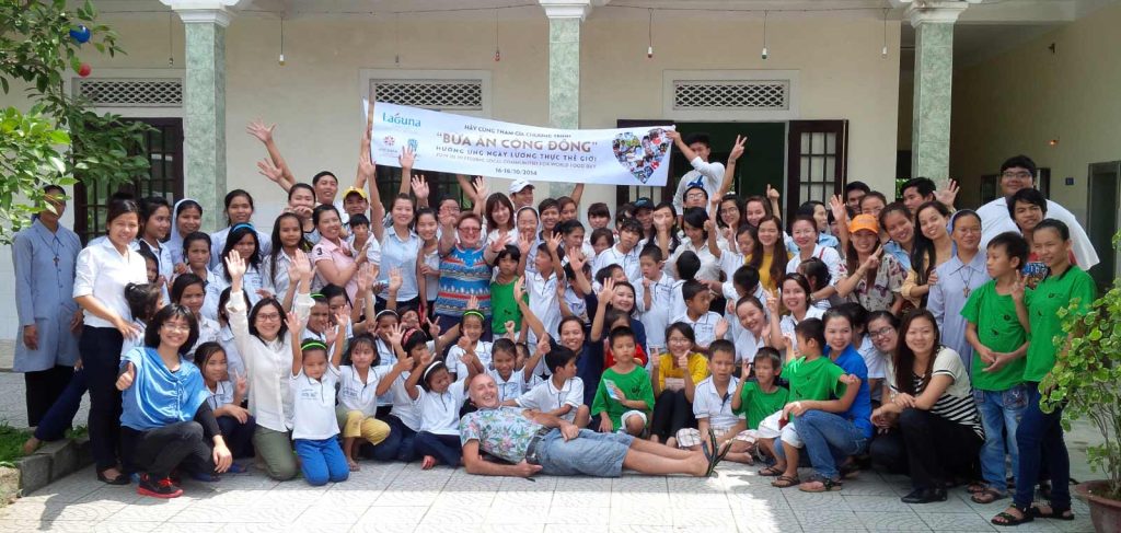 Feeding Communities Together