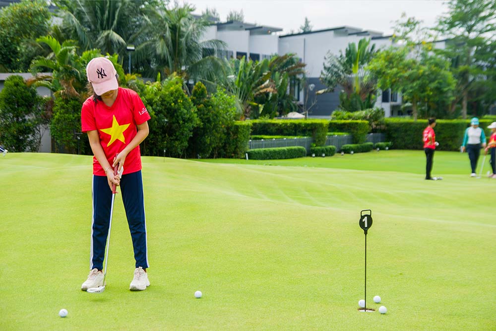 Gong Mini Putting Course 5