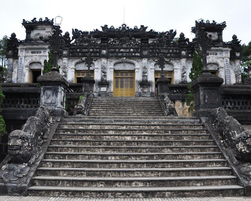 lang-vua-trieu-nguyen