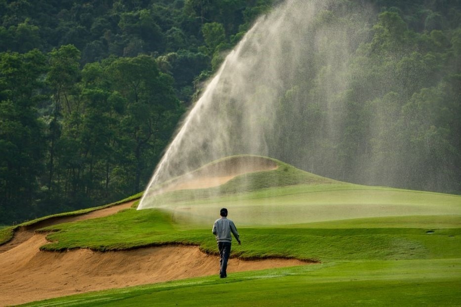 he-thong-tuoi-san-golf-laguna-lang-co