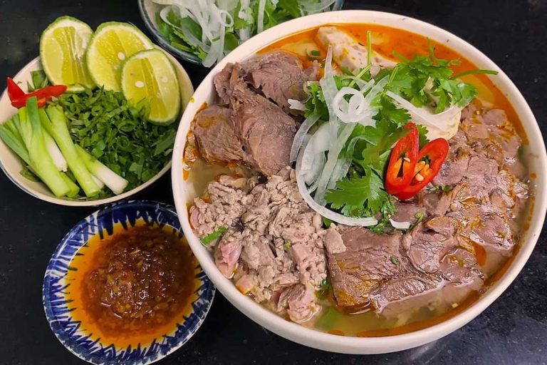 Hình ảnh bún bò Huế ẩm thực Huế