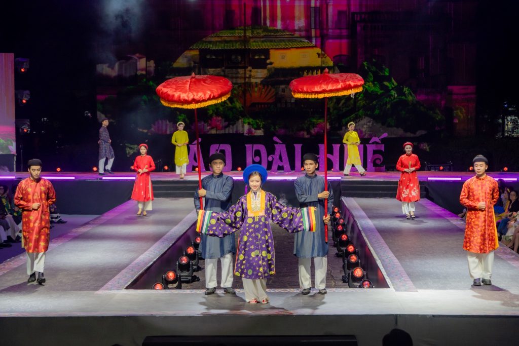 Chương trình nghệ thuật đặc biệt “Áo dài Huế” trong khuôn khổ Festival Huế mùa Hạ