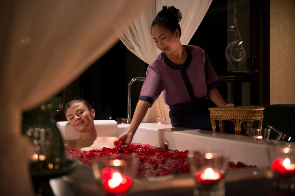Relaxing spa treatment at Vietnam golf resort Banyan Tree Spa