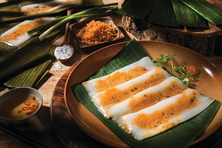 Flat steamed rice dumplings