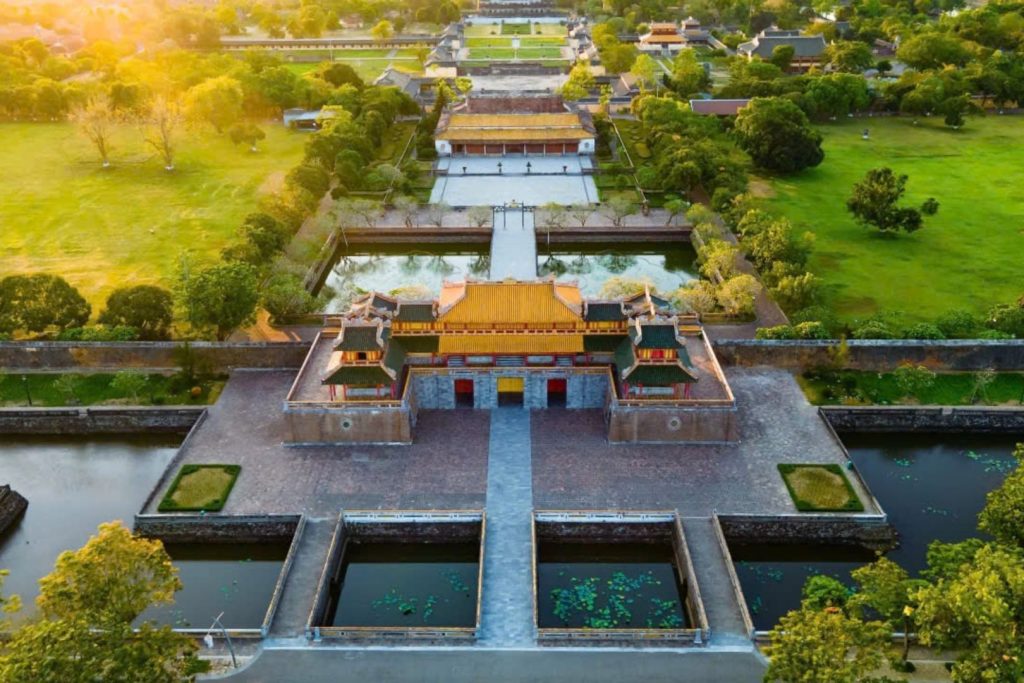 Hoàng thành Huế, địa điểm du lịch Huế gần Cung An Định