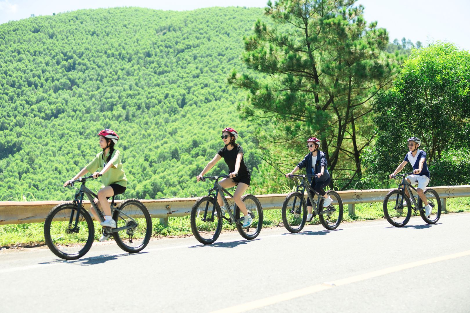 Nếu bạn muốn một chuyến du lịch Huế - Hue travel thật khác biệt, các tour xe đạp tại Laguna Lăng Cô chính là cách tuyệt vời để bạn khám phá