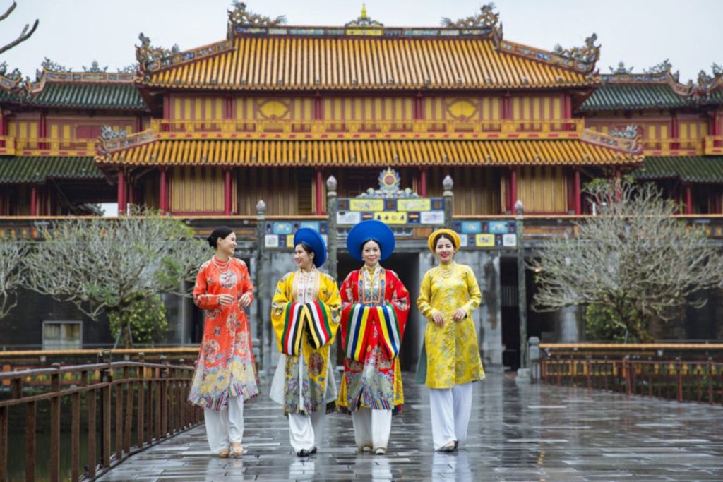 September in Hue is the perfect opportunity to immerse yourself in poetic scenery, ancient architecture and a peaceful lifestyle.