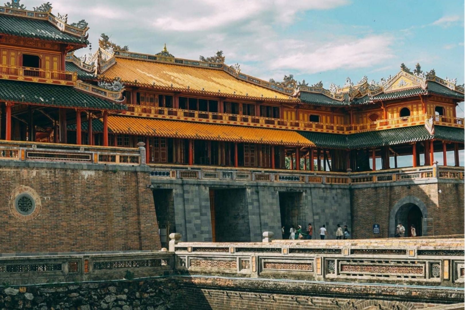 Du lịch Huế phải đến Đại Nội Huế – Dấu ấn vàng son của kinh đô xưa