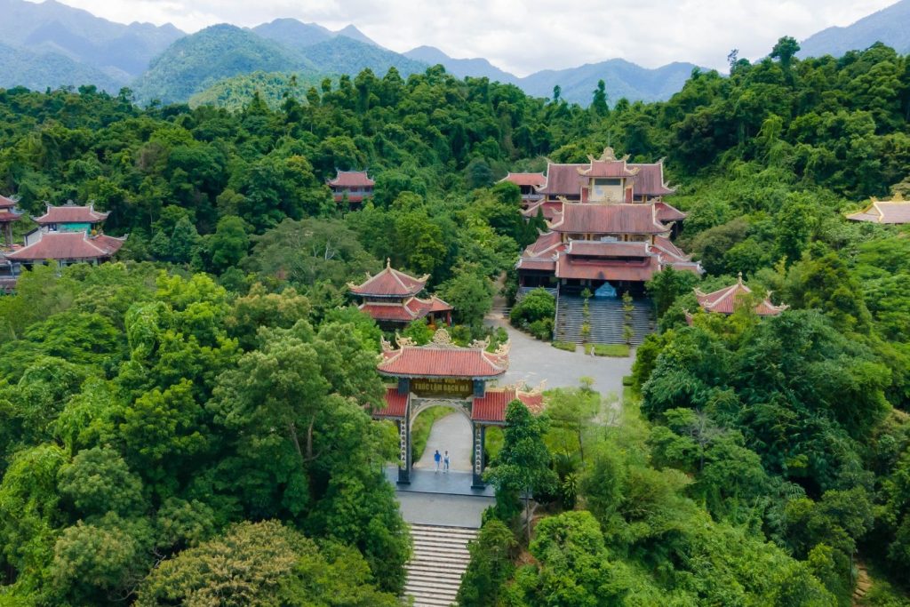 Thiền viện Trúc Lâm Bạch Mã – Chốn thanh tịnh giữa núi rừng du lịch huế