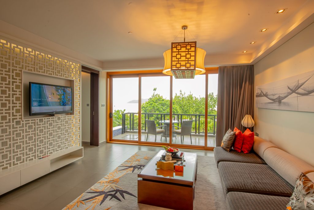 Pool_Deluxe_One_Bedroom_(1)