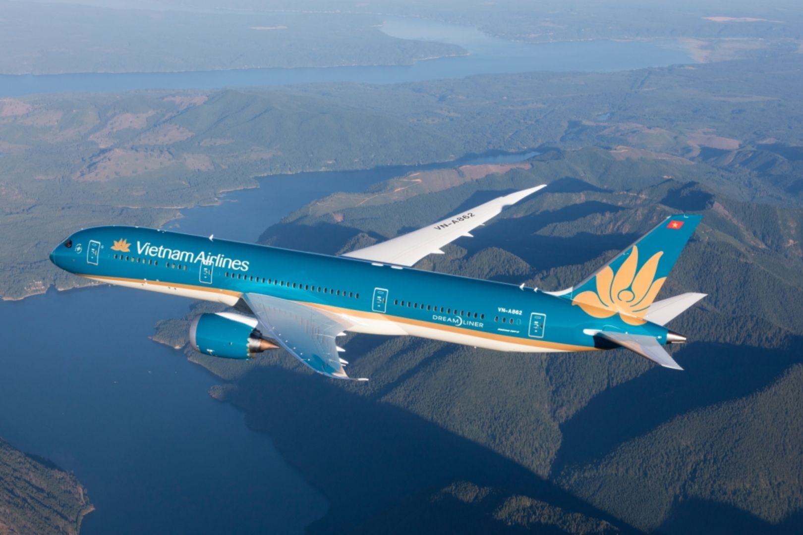 Vietnam Airlines plane for international Vietnam travel