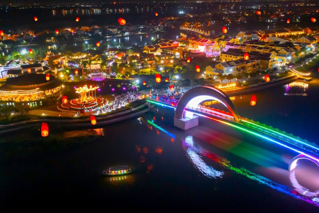 trình diễn ánh sáng hiện đại tại sự kiện Đà Nẵng ở Hội An