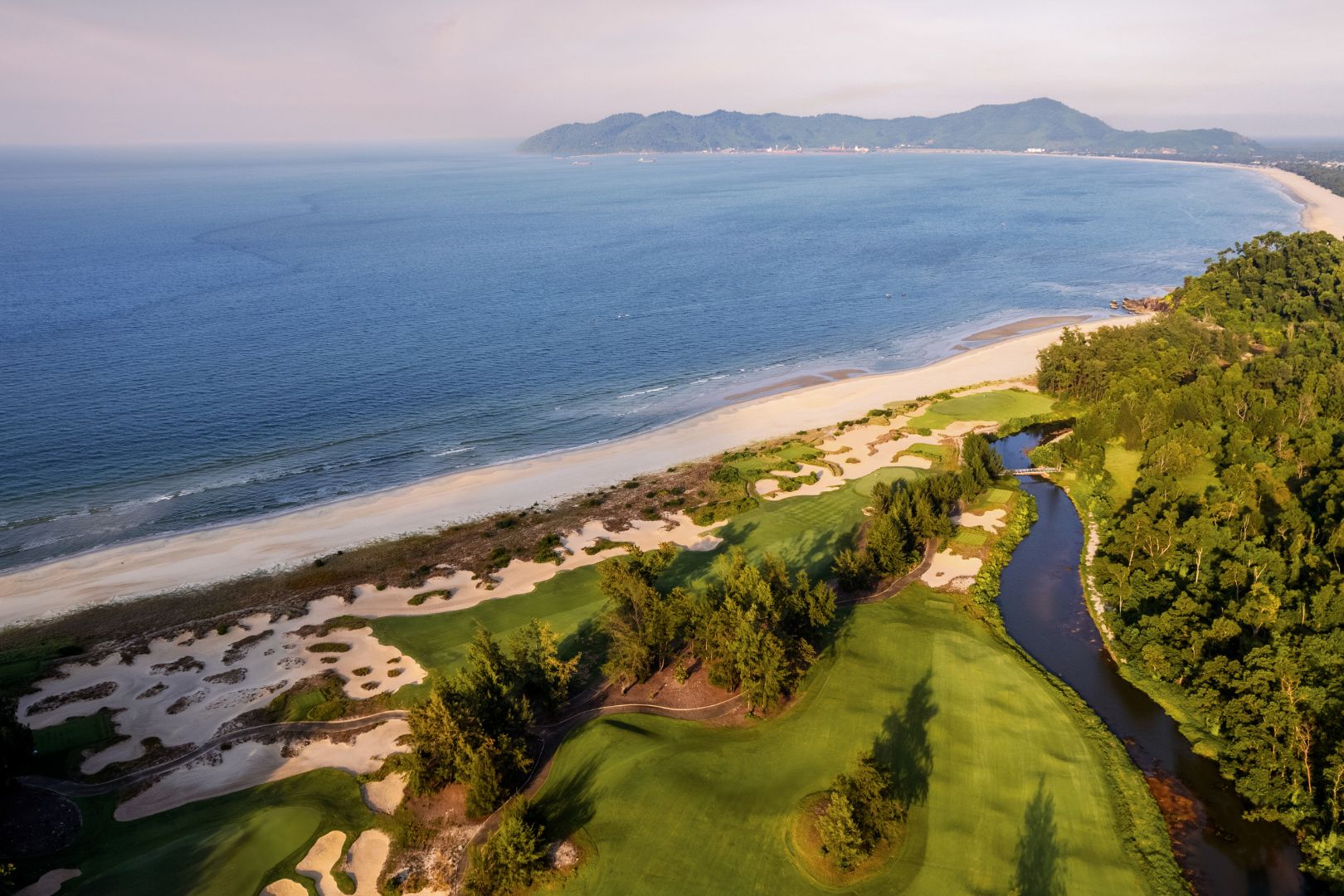 Thời điểm lý tưởng để chơi golf tại miền Trung Việt Nam - Laguna Golf Lăng Cô