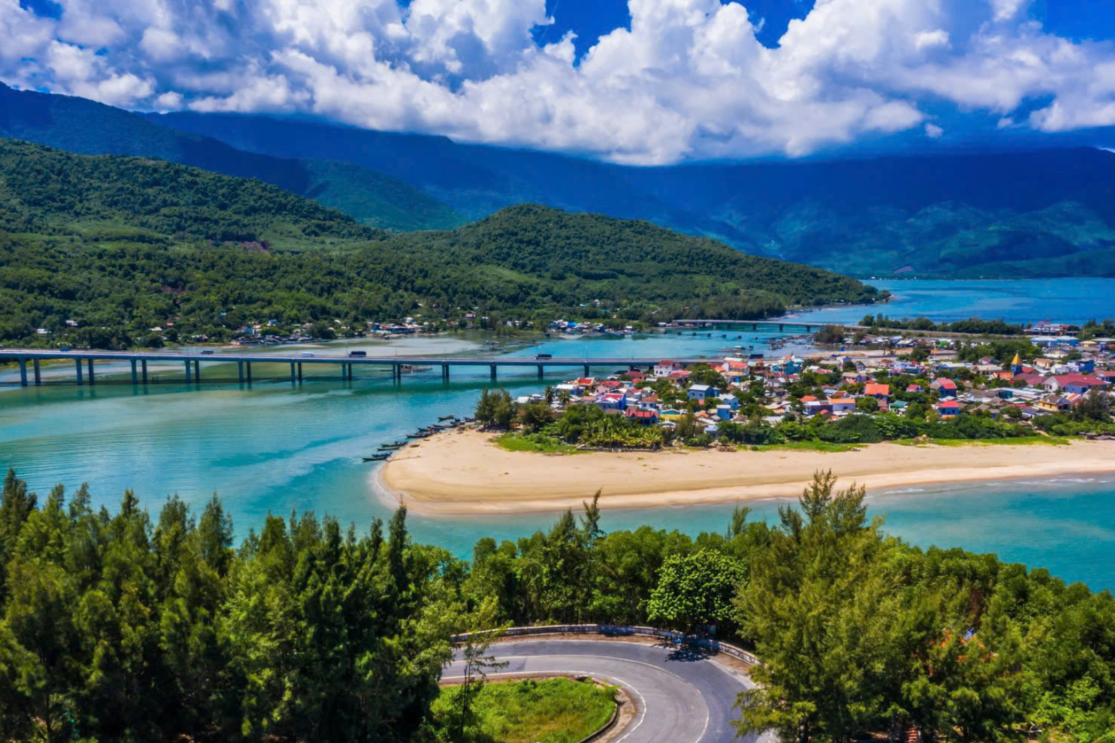 Tour cảnh đẹp Hải Vân - Lăng Cô