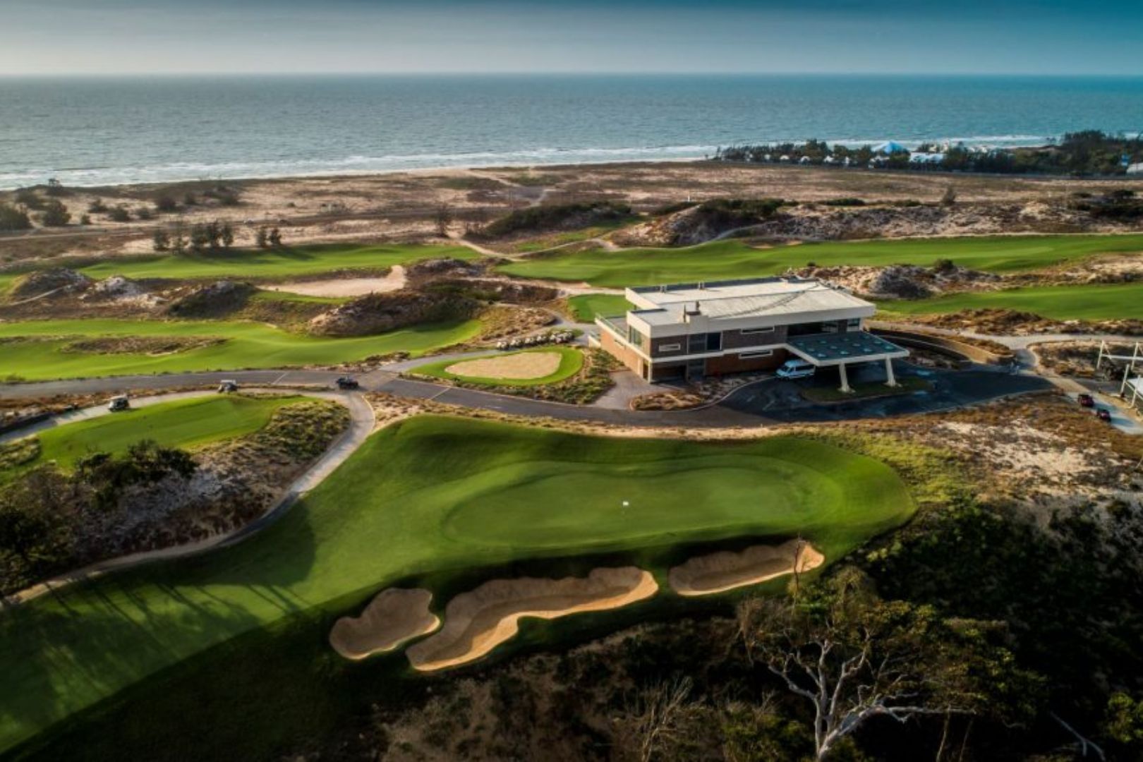 Golf tại miền Nam Việt Nam với sân golf nghỉ dưỡng nhiệt đới