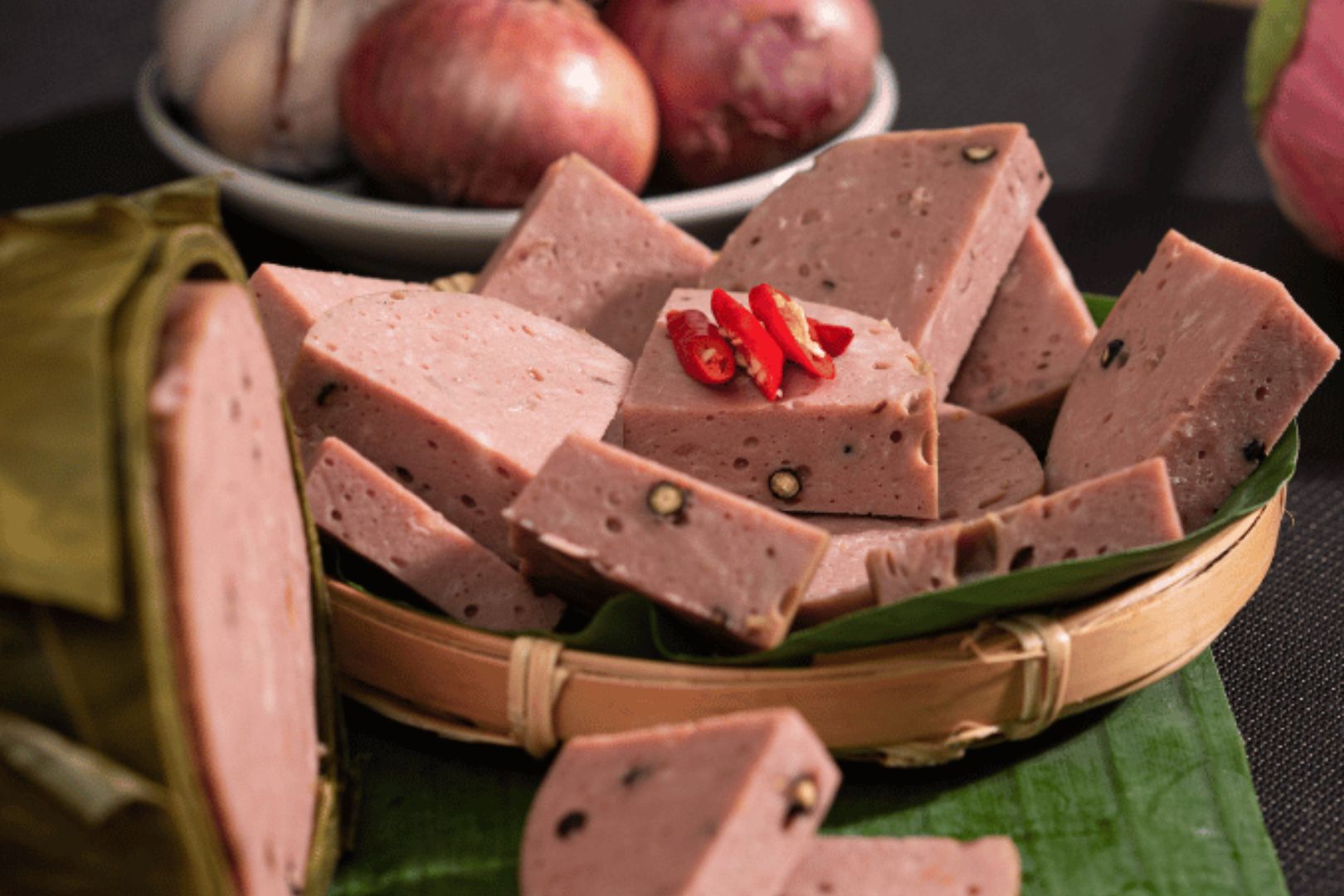 Da Nang beef sausage is a familiar local specialty often chosen as a culinary gift.