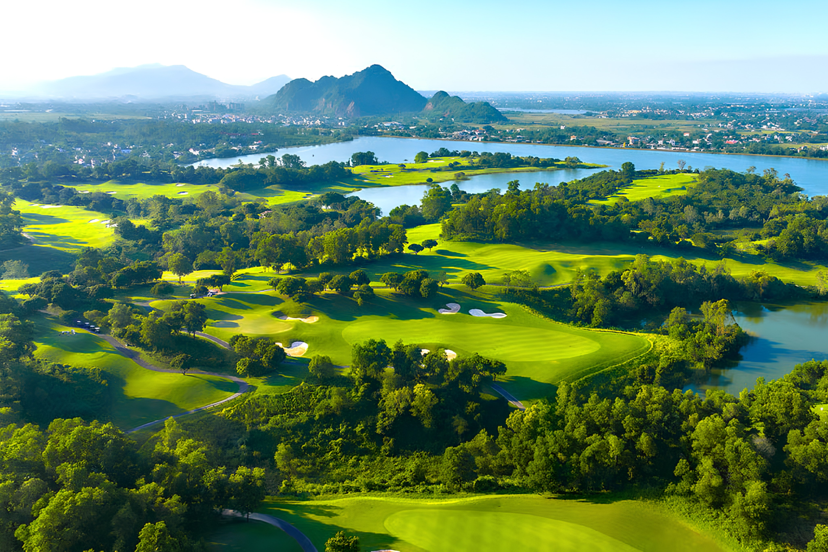 Sky Lake Lake Course challenging golf course landscape