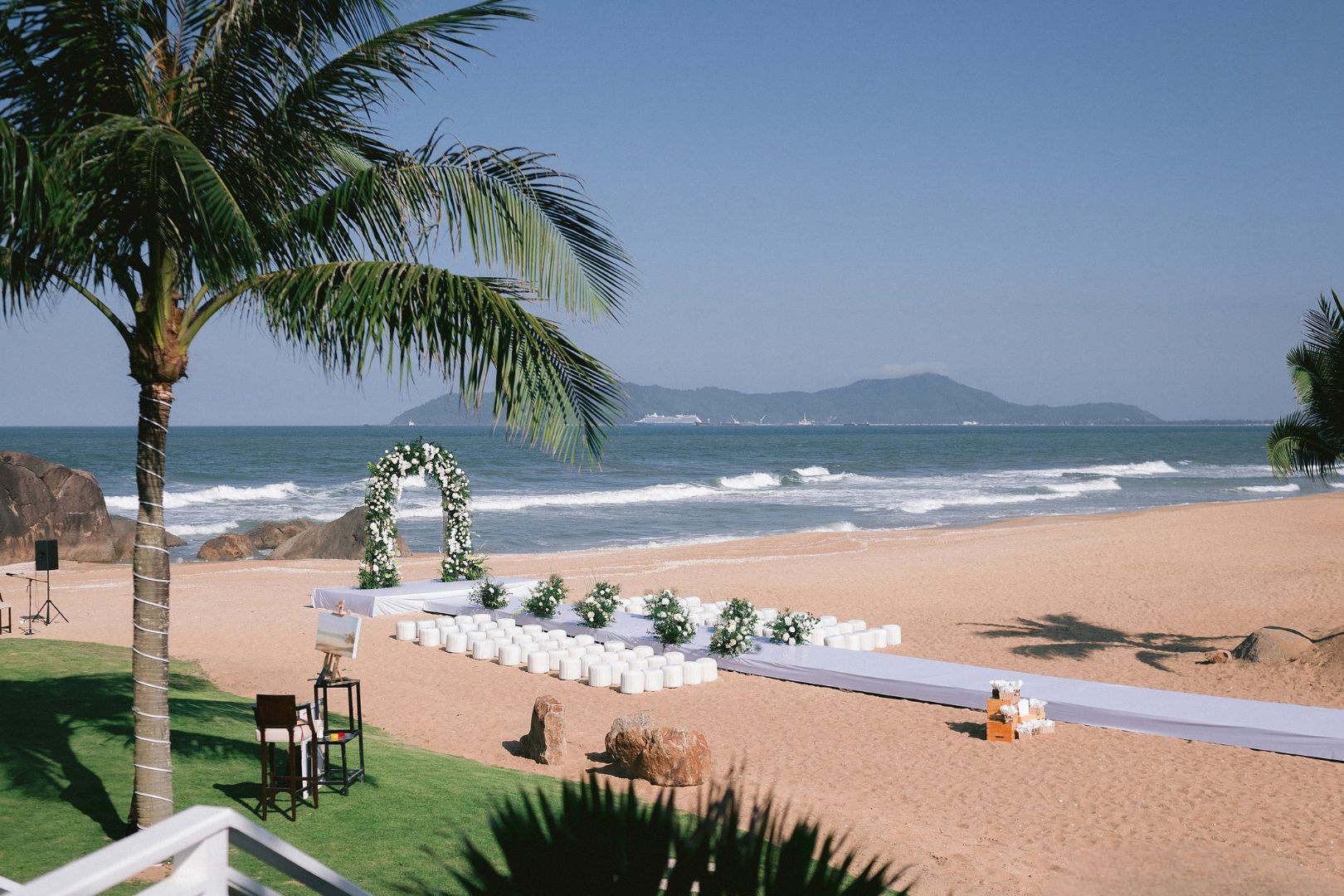 Beachfront wedding experience at Banyan Tree Lăng Cô in Central Vietnam