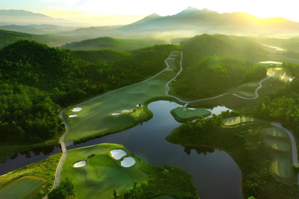 Golf courses near Da Nang for a day trip