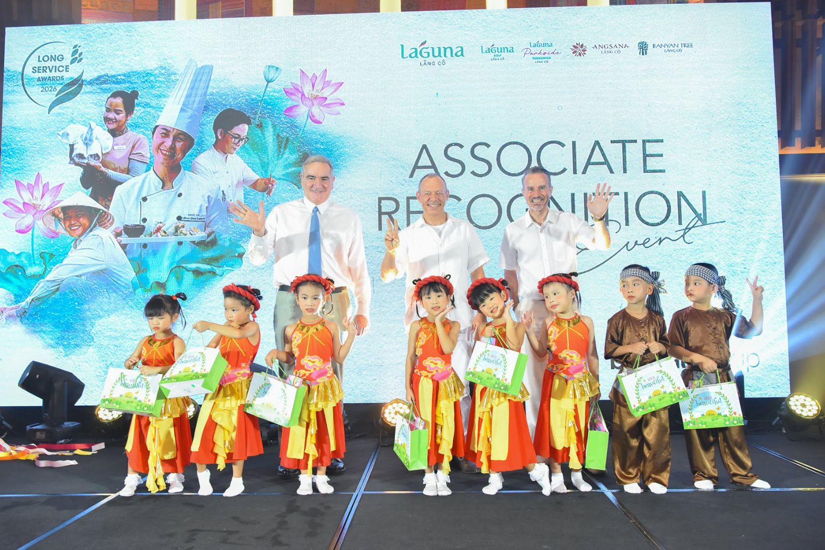 laguna-lang-co-long-service-awards-tri-an-doi-ngu-nhan-su (13)