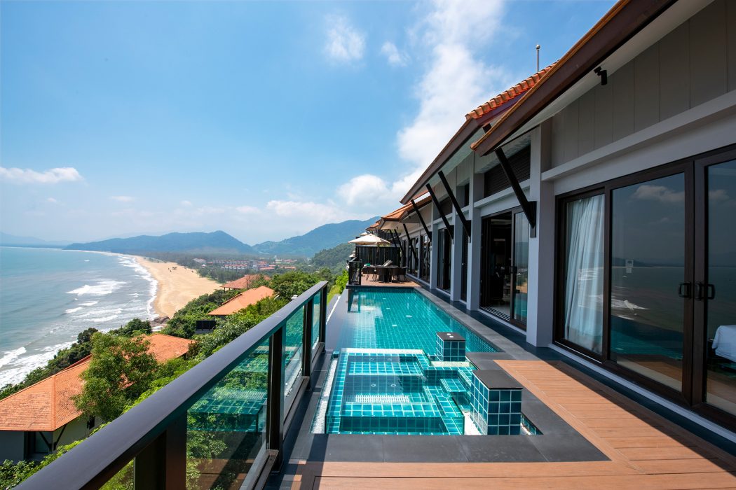 1_Swimming-Pool-&-Overview-(10)